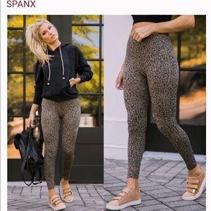 SPANX seamless legging leopard print Size 1x
